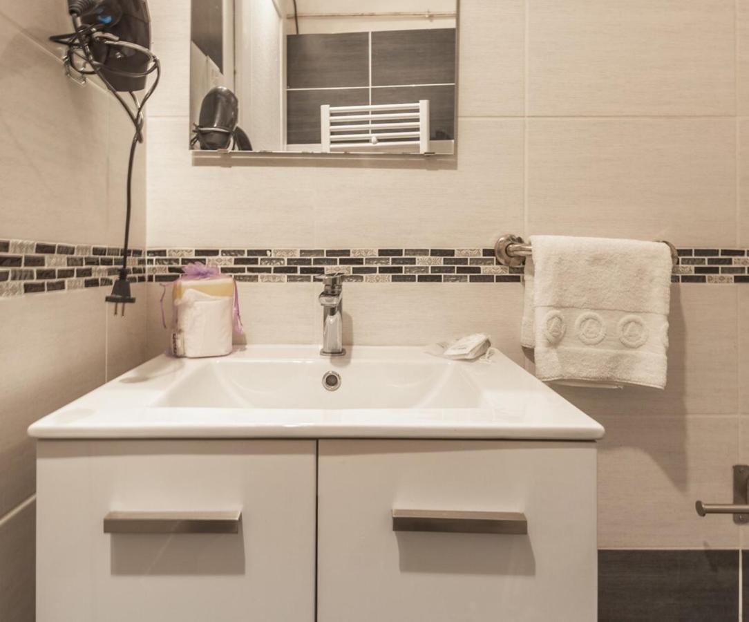 דירות אנסי Studio For 2 Located In The City Center מראה חיצוני תמונה